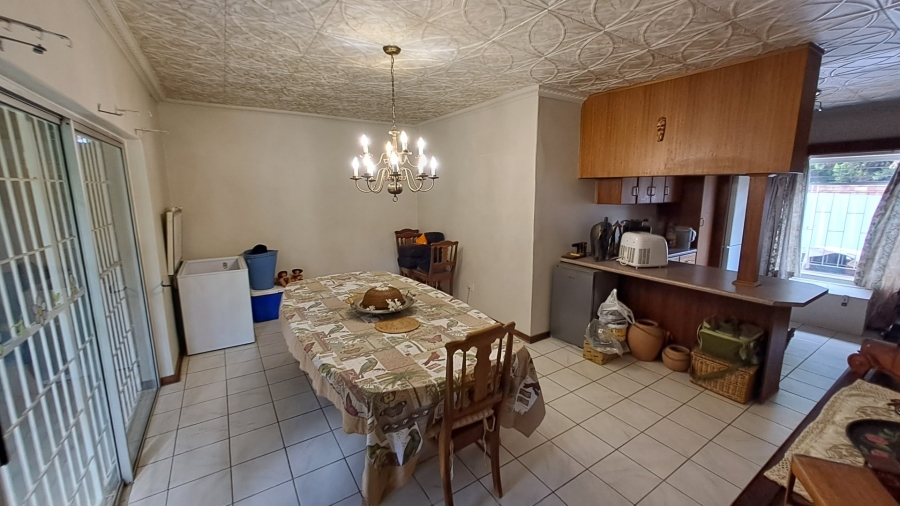 5 Bedroom Property for Sale in Fichardt Park Free State